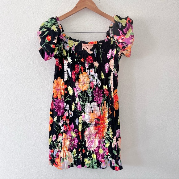 H&M Black Floral Smocked Off-The-Shoulder Mini Dress Sz L - Picture 2 of 5